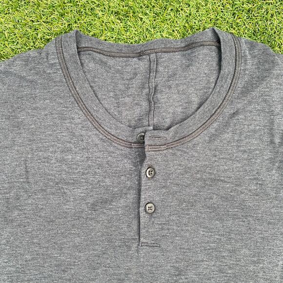 Lululemon Athletica Men's Grey Henley Button Workout Shirt XL - Picture 2 of 5